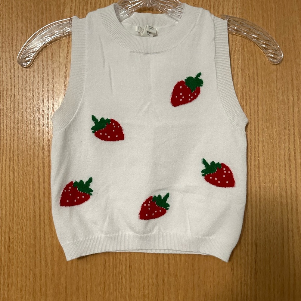 Tilly’s - FULL TILT Strawberry Women’s Vest - Picture 2 of 4